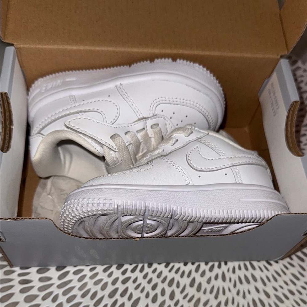 Nike White Sneakers Air Force 1 Monochrome Style